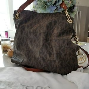 Authentic Michael Kors Jet Set Chained Tote